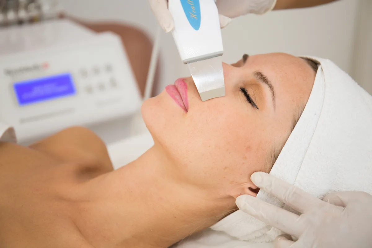 Trattamento viso in clinica SkinMedic